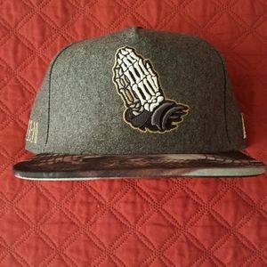 Praying hands snapback